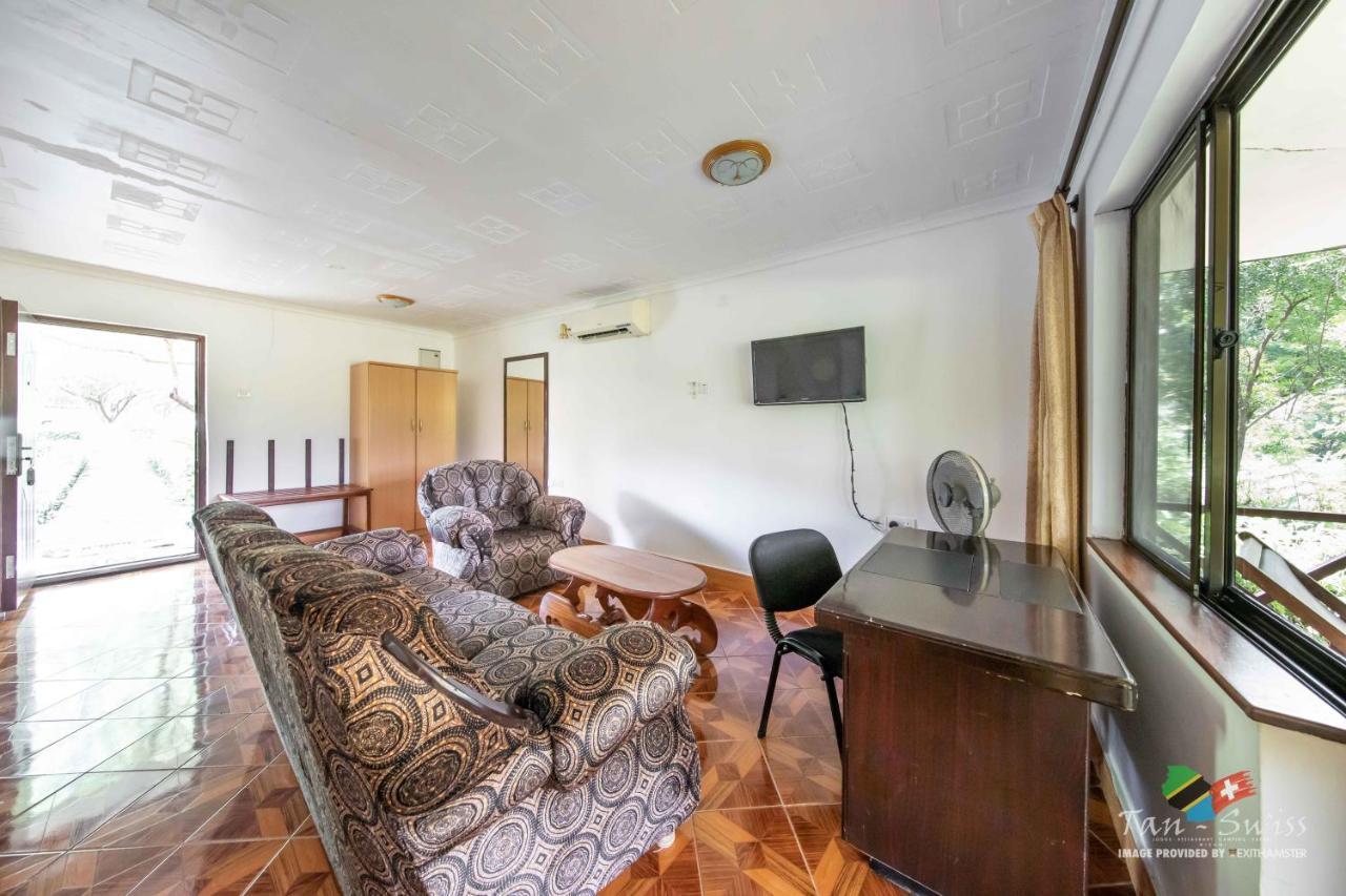 Tan-swiss Lodge